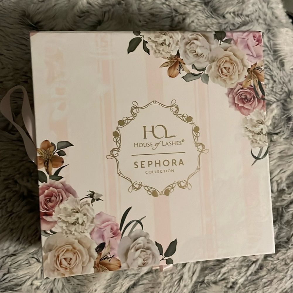 Sephora/house of lashes eyeshadow palette & lash storage box. (USED ONCE) PINK